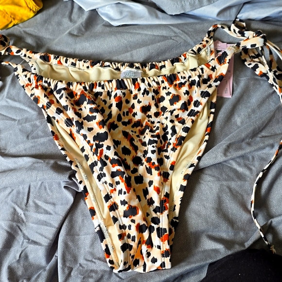 Cheetah swimming suit bottom - Picture 1 of 3